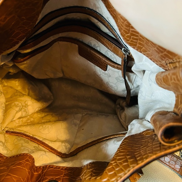 Michael Kors Large lock tote! Croc embellished leather! Rich brown! - Picture 5 of 10
